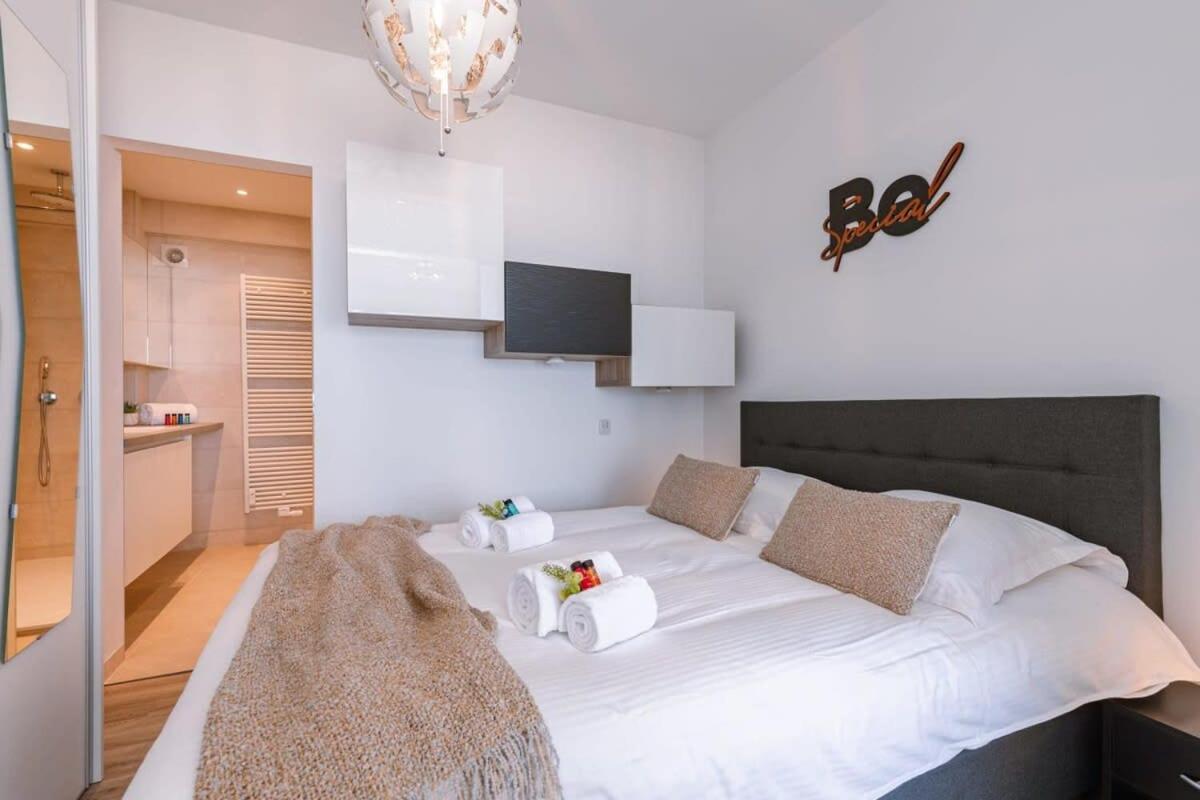 Huswell - Brand New Apartment With A View Ostenda Esterno foto